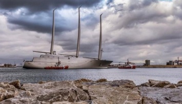В Гибралтаре арестовали самую большую в мире яхту, принадлежащую миллиардеру из РФ