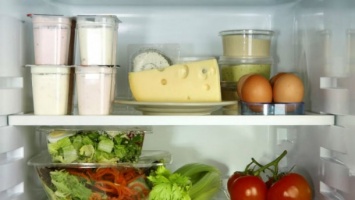 Как размещение продуктов в холодильнике влияет на ваш вес