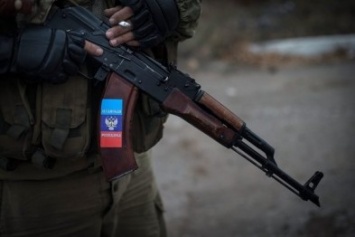 "Силовики ЛНР" задержали шесть «ополченцев», хранивших оружие и боеприпасы у себя дома