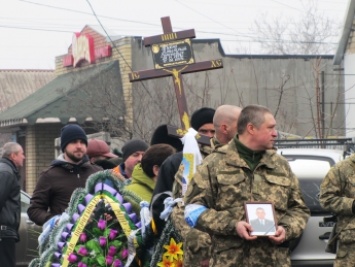 Со всеми почестями в Мелитополе простились с бойцом 23-го батальона (фото)