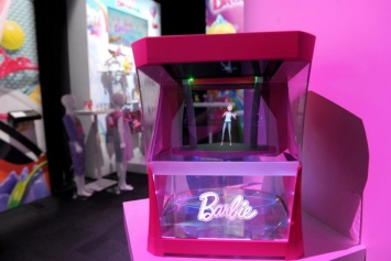 Mattel выпустили Барби-голограмму