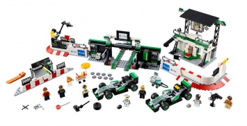 Компания Lego выпустила конструктор Mercedes-AMG F1 Team
