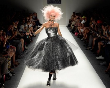Русские мастера моды презентуют свои работы на Fashion Week в Лондоне