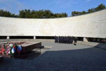 Гаспринский батальон Росгвардии посетил мемориальный комплекс «Холм Славы»