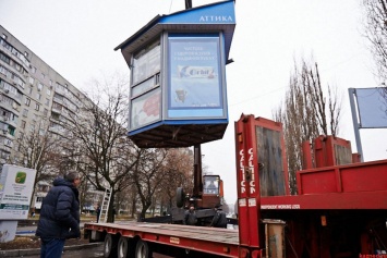 Киевские власти снесли МАФы рядом с метро Шулявская