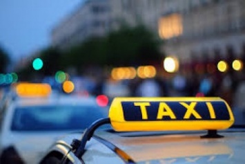 Водитель нового одесского такси среди ночи выгнал клиенку на улицу