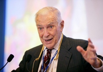 В возрасте 96 лет умер самый молодой лауреат Нобелевской премии по экономике 
