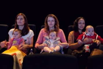 В киевском кинотеатре проведут "тихие" сеансы для новорожденных