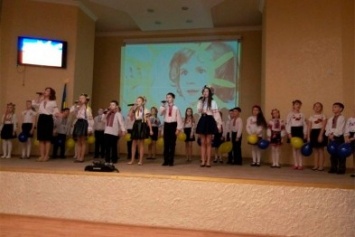 Харьковские гвардейцы провели со школьниками Покровска урок патриотизма