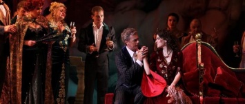 Опера «La Traviata»: история любви на сцене днепровского театра