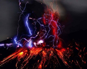 Исследователи создали в лабораторных условиях вулканические молнии