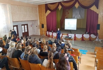 На Днепропетровщине спасатели встретились с гимназистами
