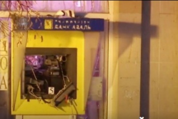 В Сумах взорвали банкомат: преступник ранил полицейского