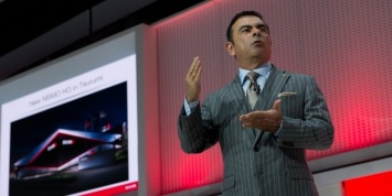 Карлос Гон покинет две должности в Nissan