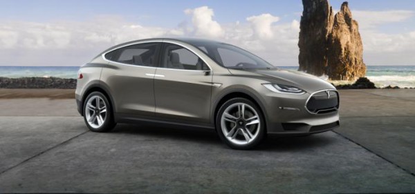 Tesla Model X выпустят осенью