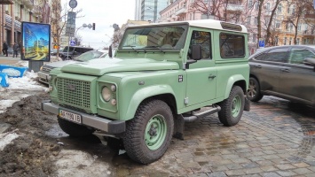 В Украине засняли эксклюзивный Land Rover Defender из прощальной серии