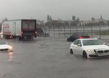 Audi со смаком потроллила BMW опубликованным видео с места наводнения