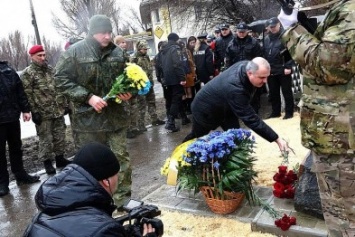 На месте гибели Виталия Мандрыка установили мемориальную доску(ФОТО)