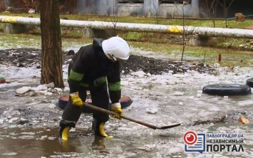 Талая вода подтапливает частные дома Павлограда (ФОТОРЕПОРТАЖ)