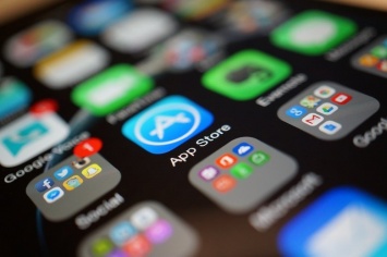 Пользователи iOS в год тратят 40 долларов на приложения