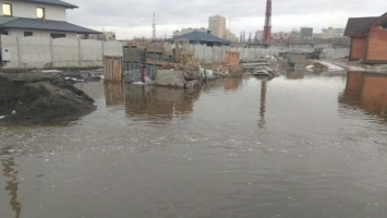 В Запорожской области потопы: поплыл элитный поселок (Фото)