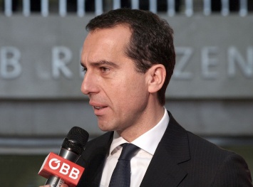 Канцлер Австрии призвал к пересмотру европейских санкций против России
