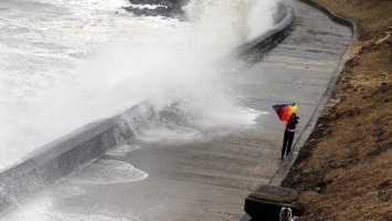 Появились фото страшного урагана Дорис, который обрушился на Великобританию