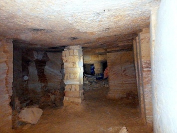 В Одессе нашли еще одни катакомбы и пещеру