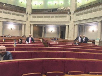 Заседание Рады закрыли в присутствии 30 депутатов