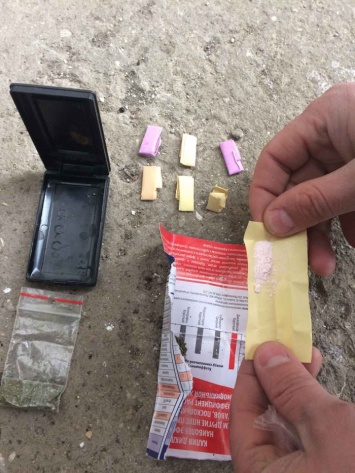 Зимние запасы марихуаны и амфетамина обнаружили в доме у жителя Измаила