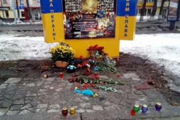 Полиция: у мемориала Героям Майдана побывали не вандалы, а ветер
