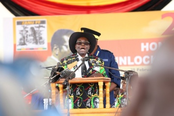 Президент Зимбабве устроил вечеринку за 2 млн евро