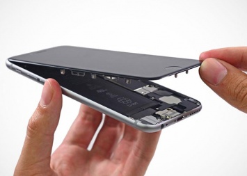 Apple будет ремонтировать по гарантии iPhone с неоригинальными экранами