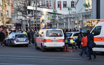 Наезд машины на людей в Германии: появилось трагическое известие