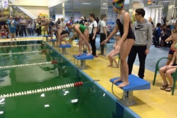 В Павлограде юные плавцы преодолевали 200-метровку