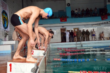 Николаев провел турнир по плаванию в честь бойцов, погибших в зоне АТО