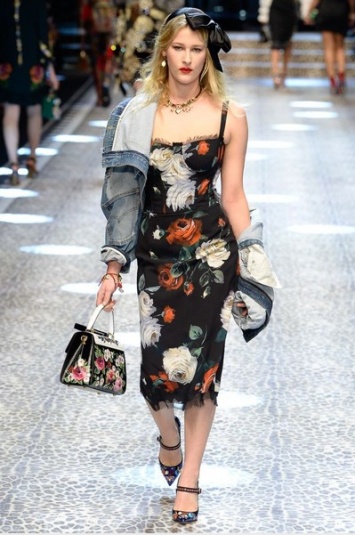 В Милане на показе Dolce&Gabbana присутствовали модные миллениалы, блогеры и звездные дети