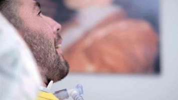 Известный ди-джей Fabo ждет эвтаназию в клинике Швейцарии