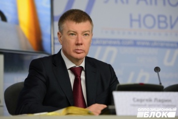 Сергей Ларин: Если власть не прекратит наращивать госдолг и «проедать» кредиты, через несколько лет Украину ждет или дефолт, или долговая кабала