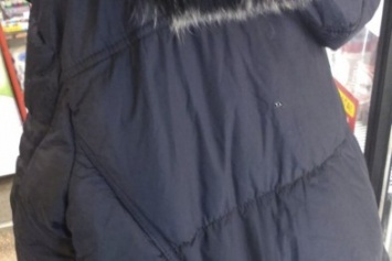 В Мариуполе дончанин украл куртку с манекена (ФОТО)