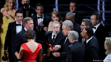 Консалтинговая компания извинилась за ошибку на "Оскаре"