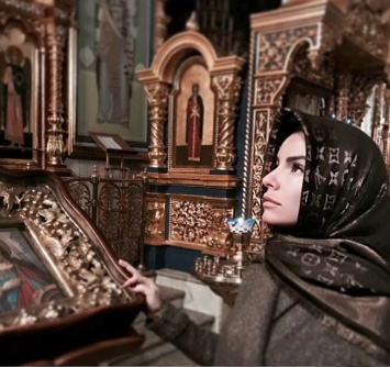 Солистка «Тату» Юлия Волкова вернулась в православие спустя 10 лет в исламе
