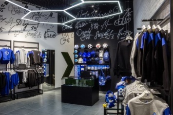 В ТРЦ LAVINA открылся новый магазин ФК «Динамо» (Киев)