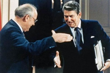 Заветам Рейгана верны: США требуют от России мира с позиции силы
