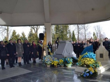 Около тысячи человек во Львовской области почтили память автора гимна Украины