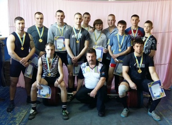 В Бердянске состоялся турнир по пауэрлифтингу