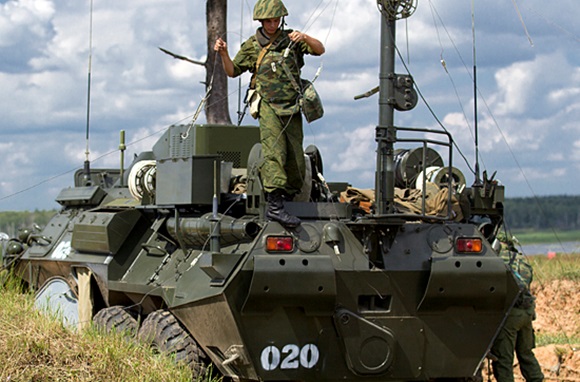 В Крыму проходят учения военных связистов