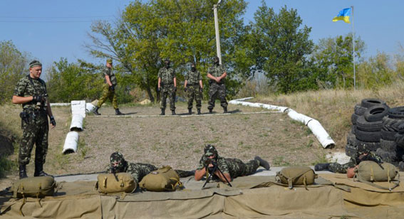 Турчинов заявил о формировании силами АТО активной обороны в случае наступления боевиков
