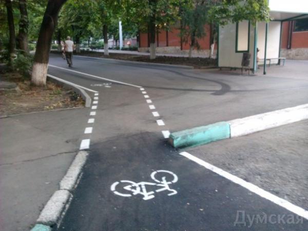 В Ильичевске открыли первую велодорожку