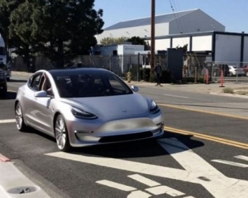 Tesla Model 3 начал тесты в Калифорнии